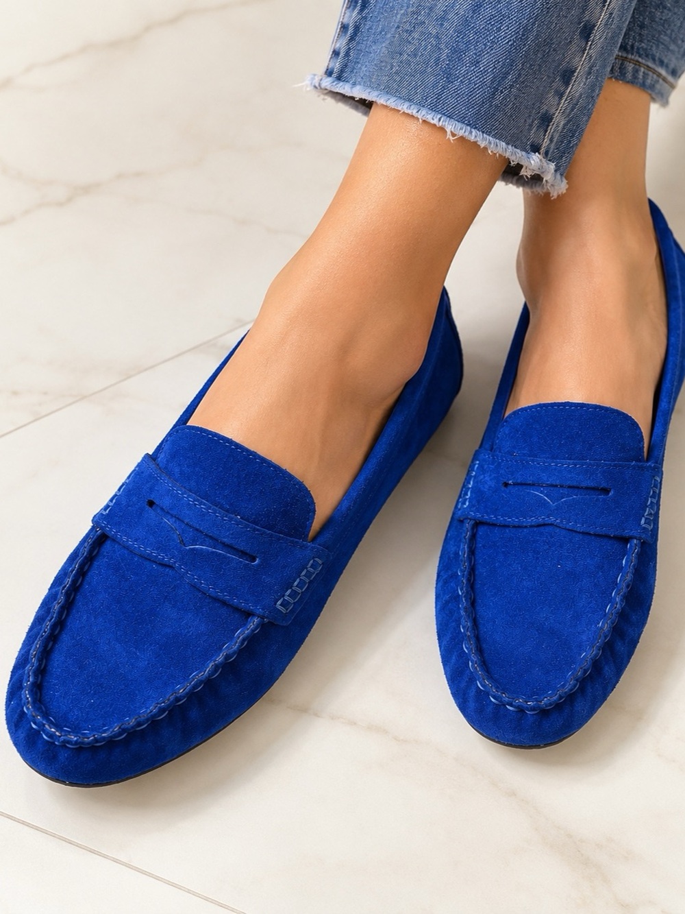 Cynthia Rowley Squeeze Blue Leather Moccasins US 7.5 M